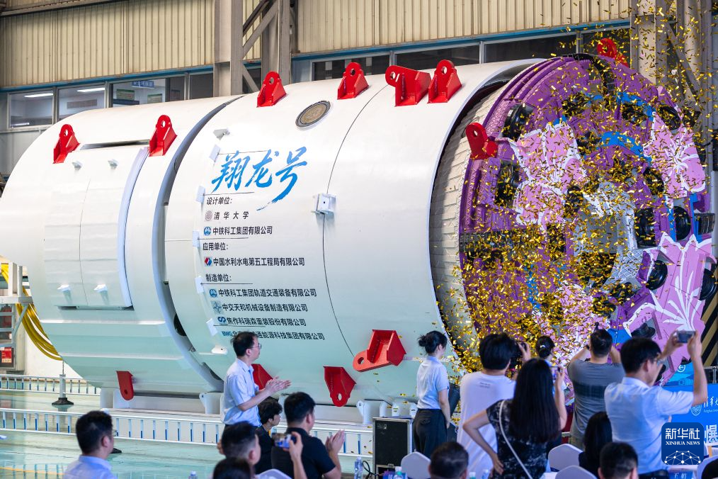 深度解析：足球转会市场的最新动态 - jiuyou